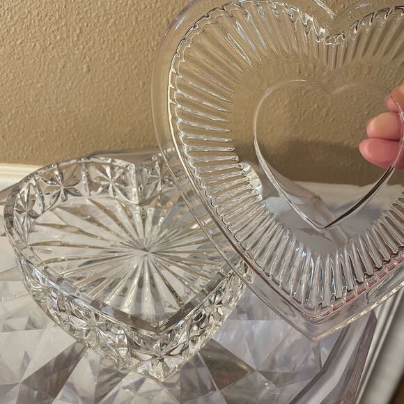Glass Crystal Large Heart Trinket Box with Lid 7x7 Gorgeous!! - Picture 1 of 14